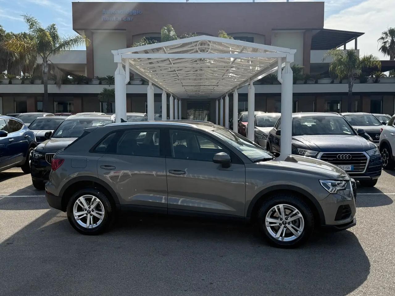 Audi Q3 35 TDI S tronic Business Advanced FARI MATRIX