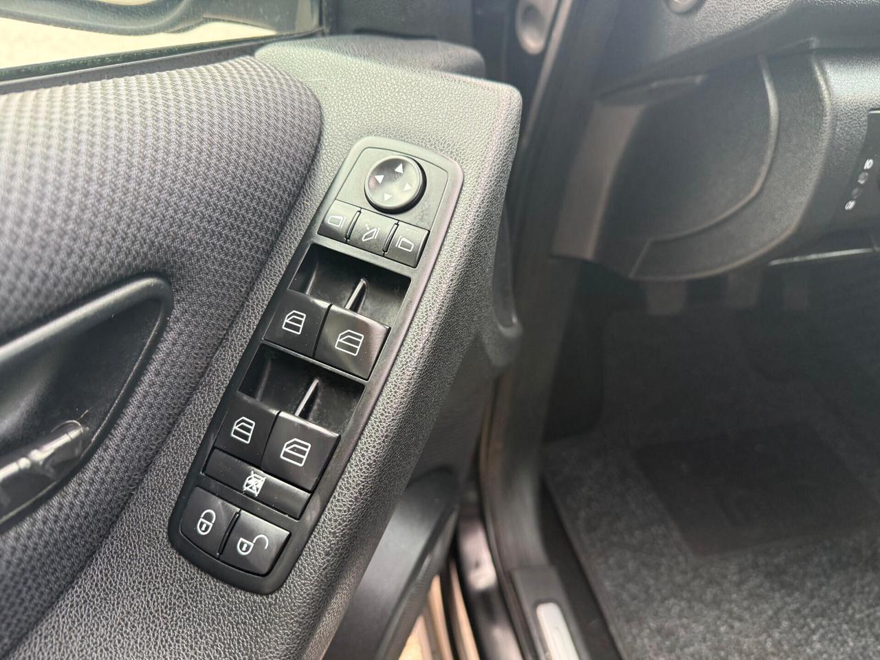 Mercedes-benz A 160 1.5 Benzina Neopatentati