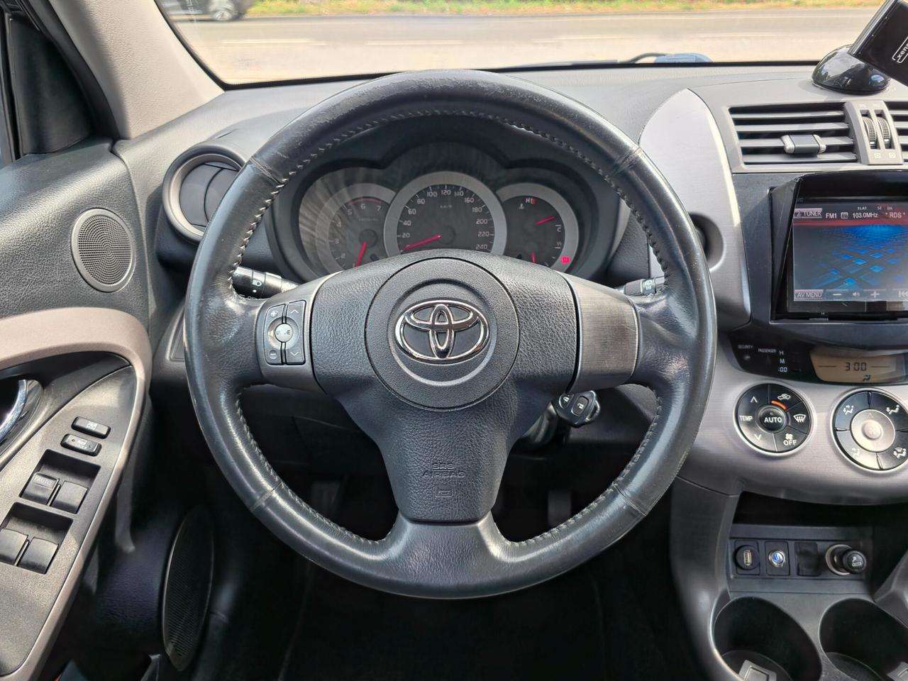 Toyota RAV 4 RAV4 2.2 D-4D 136 CV Luxury 2007-E4 4x4 Manuale