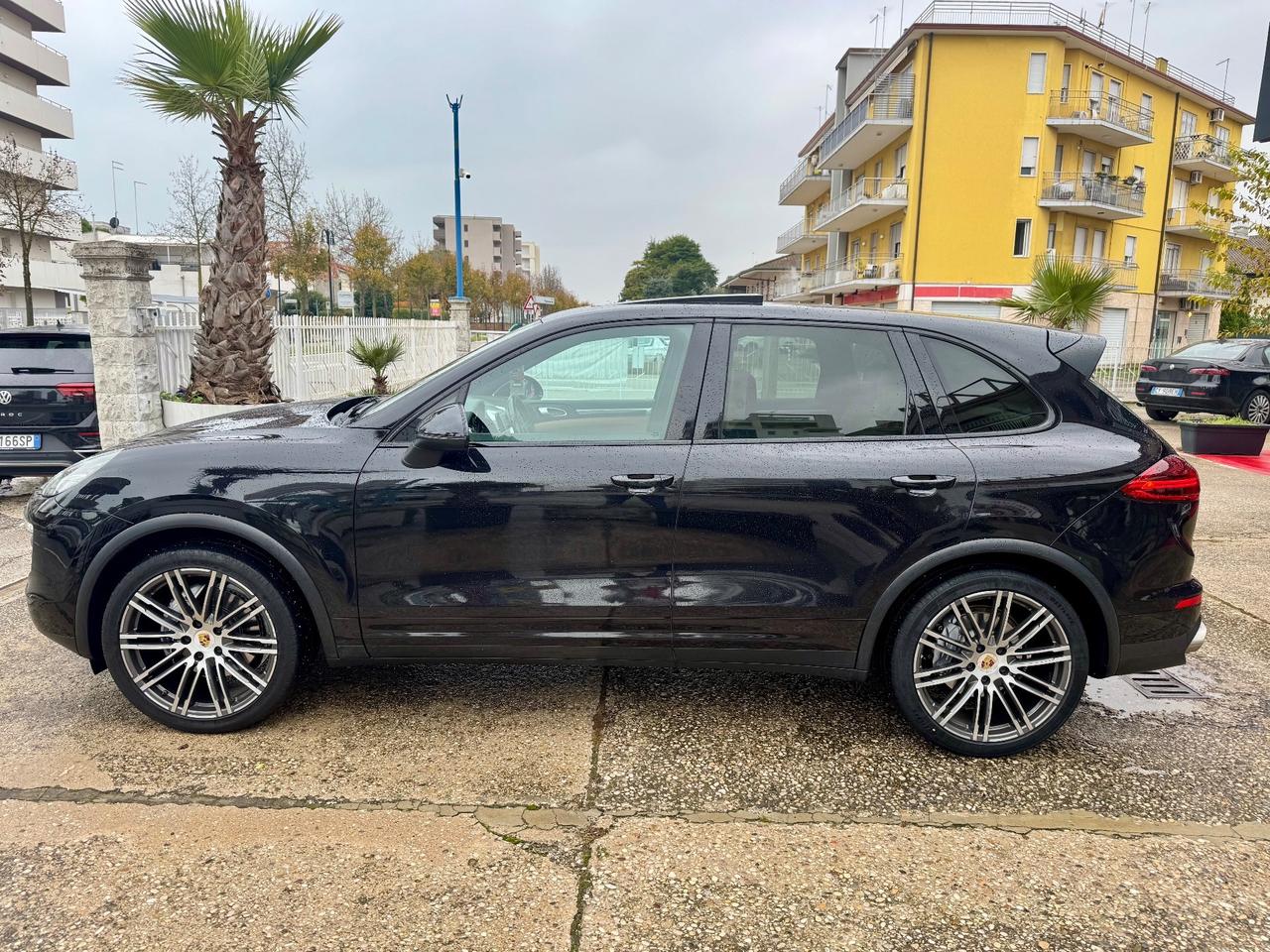 PORSCHE CAYENNE 3.0 250cv FULL FULL (PERMUTO)