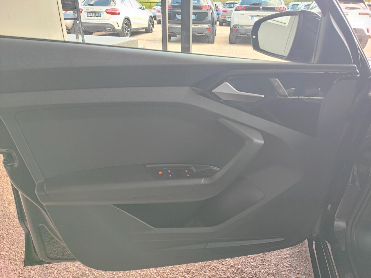 Audi A1 SPB 30 TFSI S tronic line edition