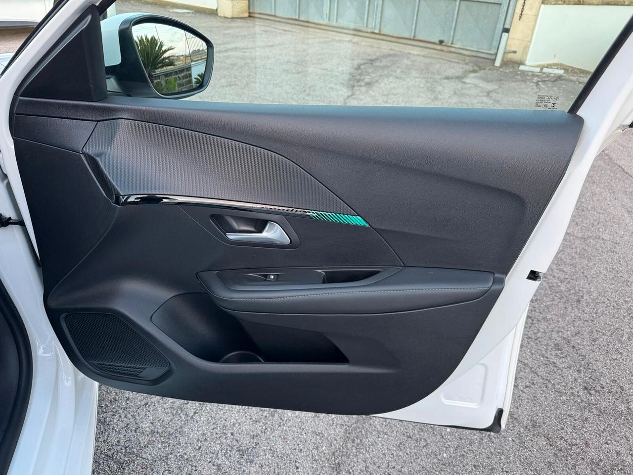 Peugeot 208 BlueHDi 100 Allure Navi Pack