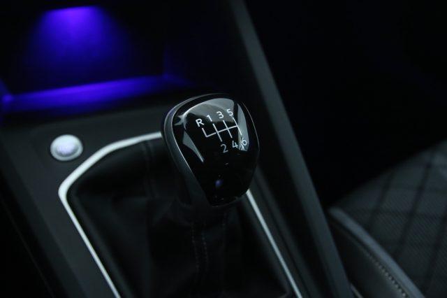 VOLKSWAGEN Golf 1.5 TSI 150 CV EVO ACT R-Line IQ.Light LED