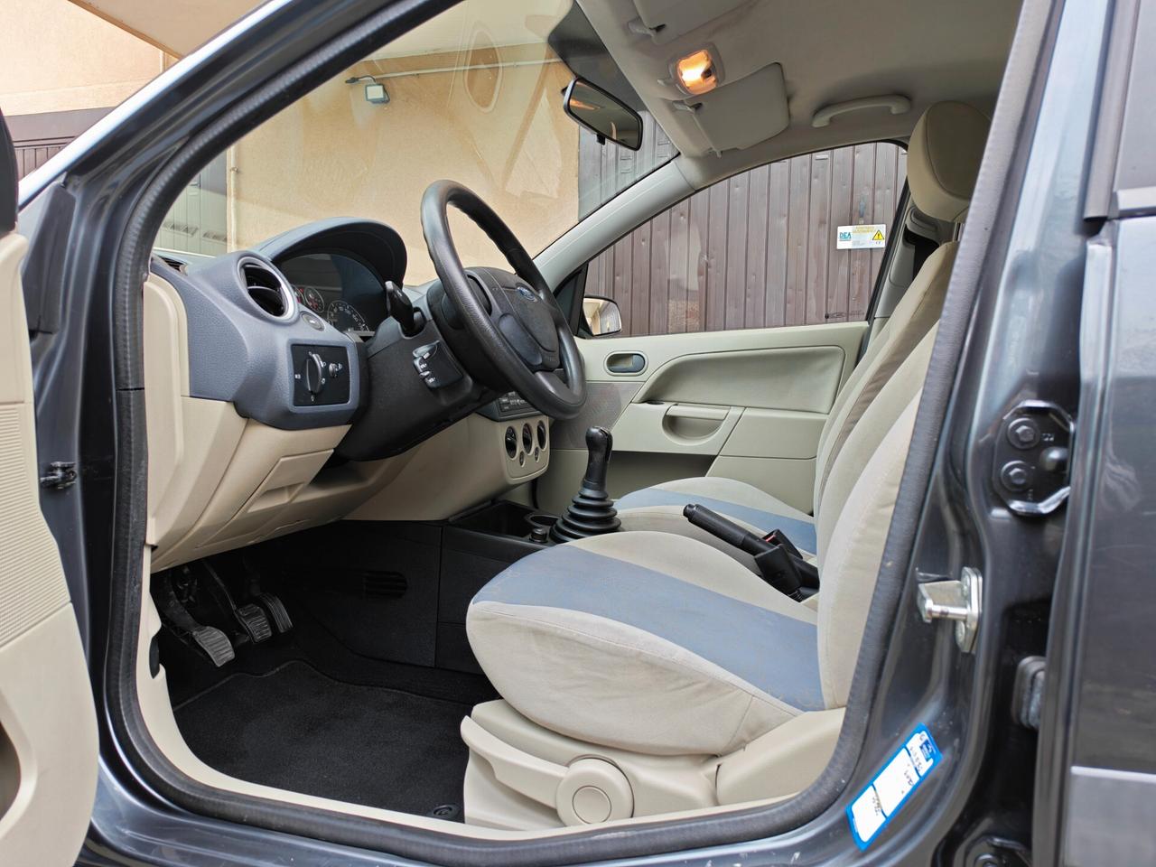 Ford Fiesta 1.2 BENZINA 75cv / 38.100km / Unipro