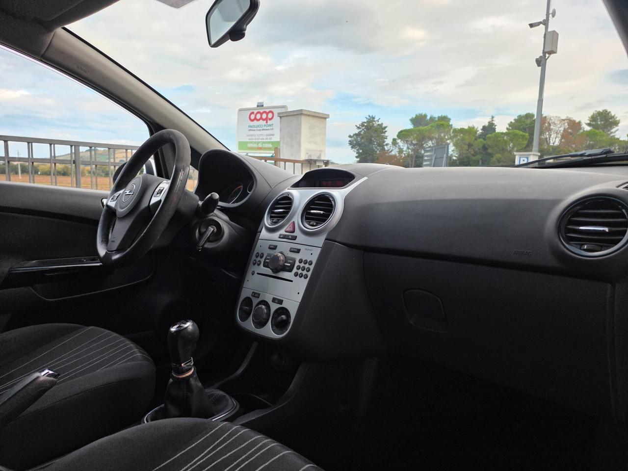 Opel Corsa 1.2 5 porte Cosmo
