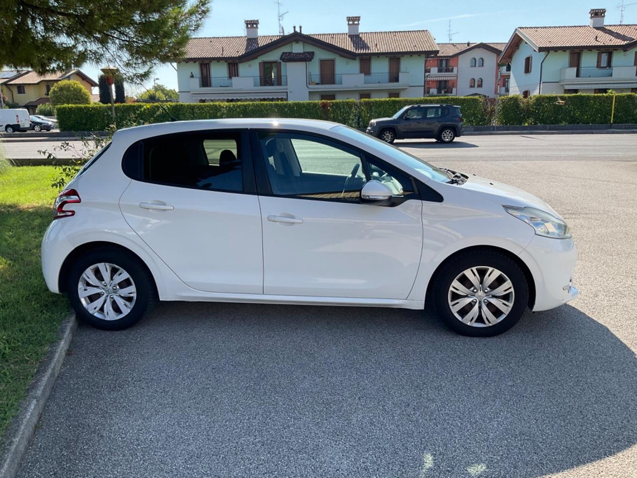 Peugeot 208 1.4 HDi 68 CV 5 porte Active