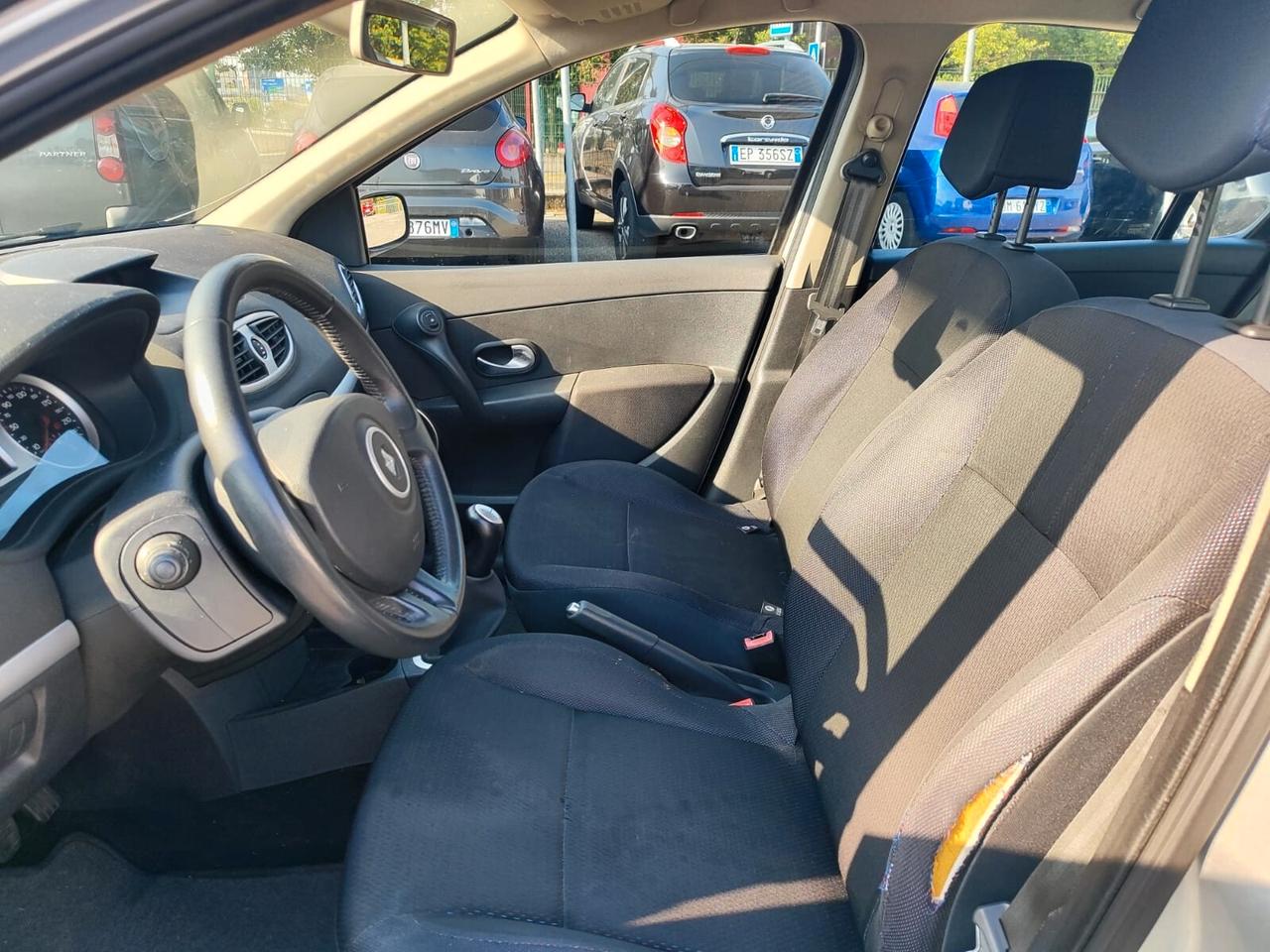 Renault Clio 1.2 16V 5 porte Dynamique