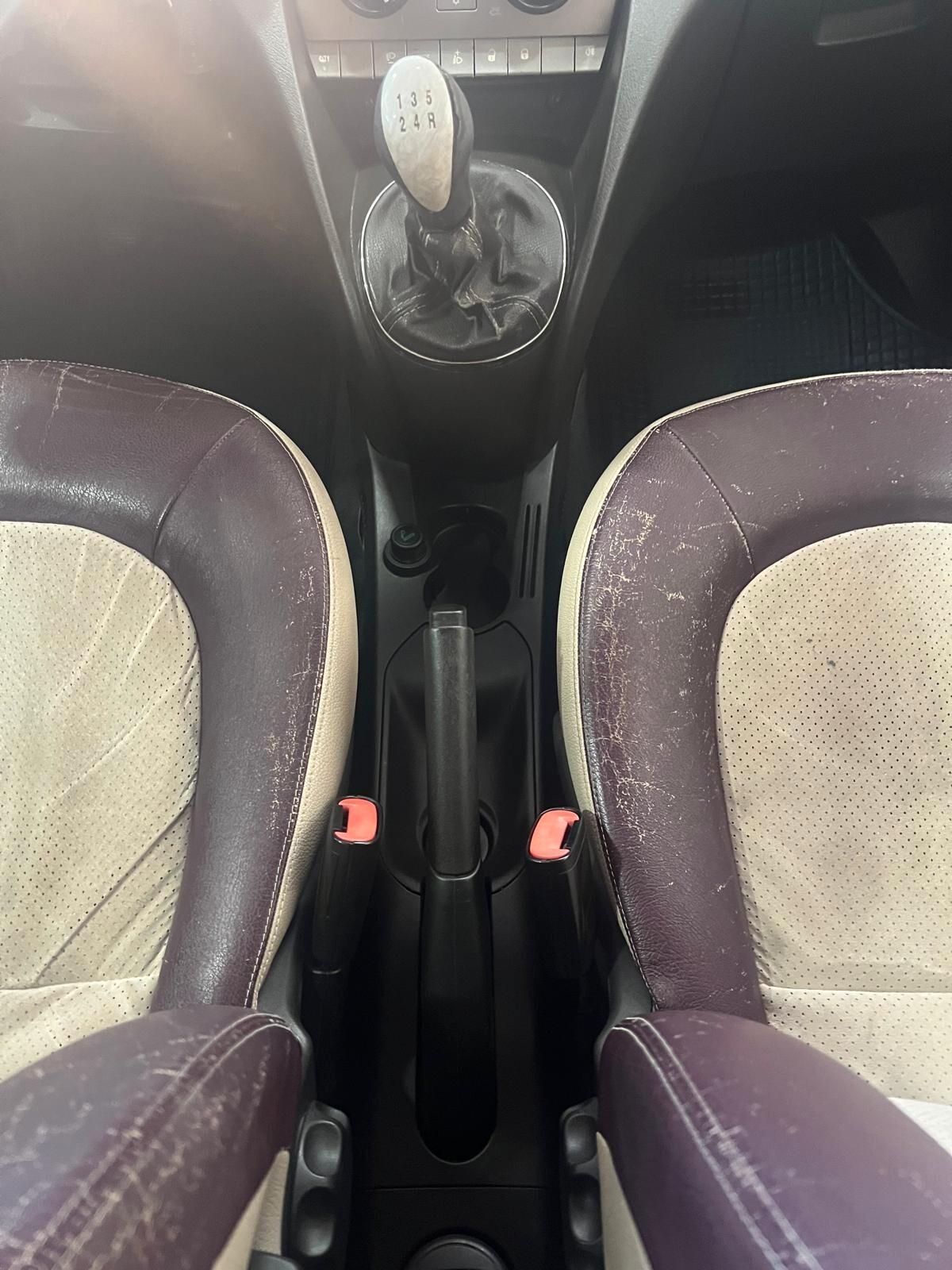 Lancia Ypsilon 1.3 MJT 75 CV Oro