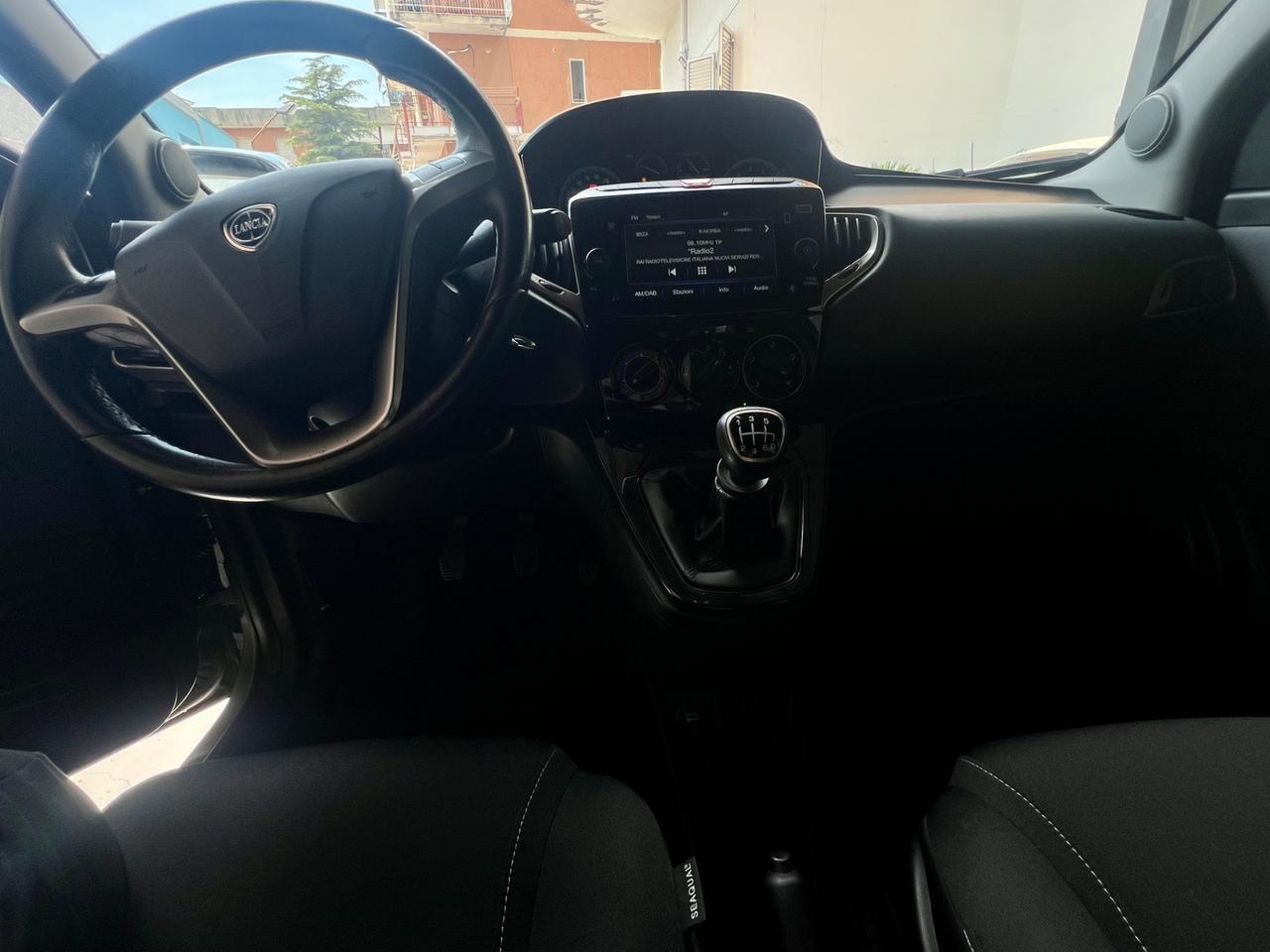 Lancia Ypsilon 1.0 FireFly 5 porte S&S Hybrid Gold Plus