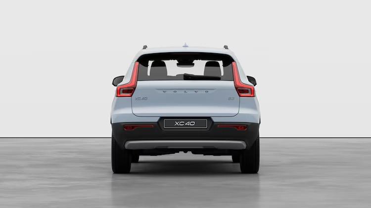 VOLVO XC40 ESSENTIAL B3 AUTO PREZZO PROMO FINO AL 31/12/2025