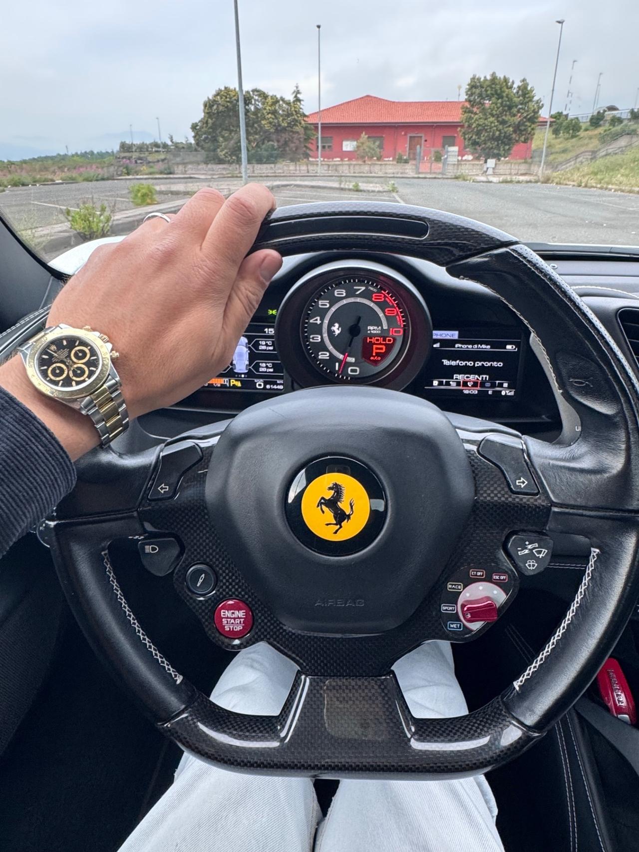 Ferrari 488 GTB PERMUTE iva book full lift carbonio