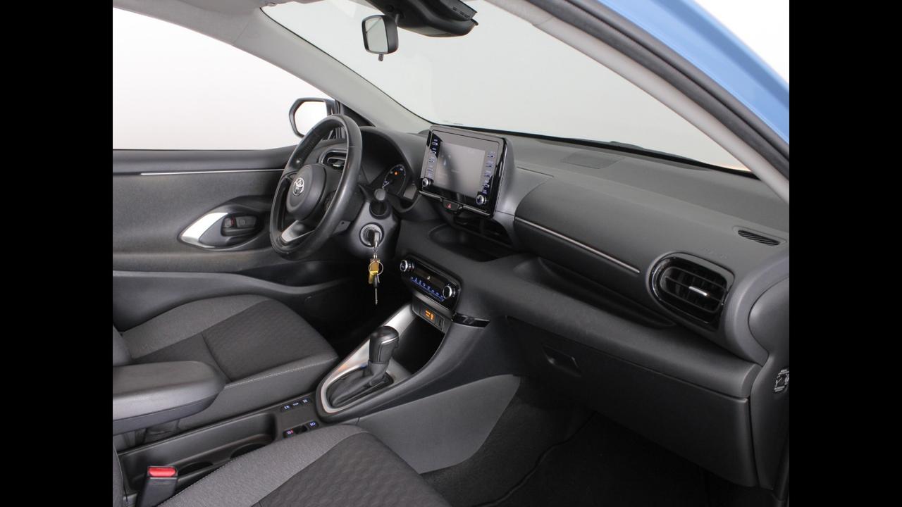 TOYOTA Yaris IV 2020 - Yaris 1.5h Active