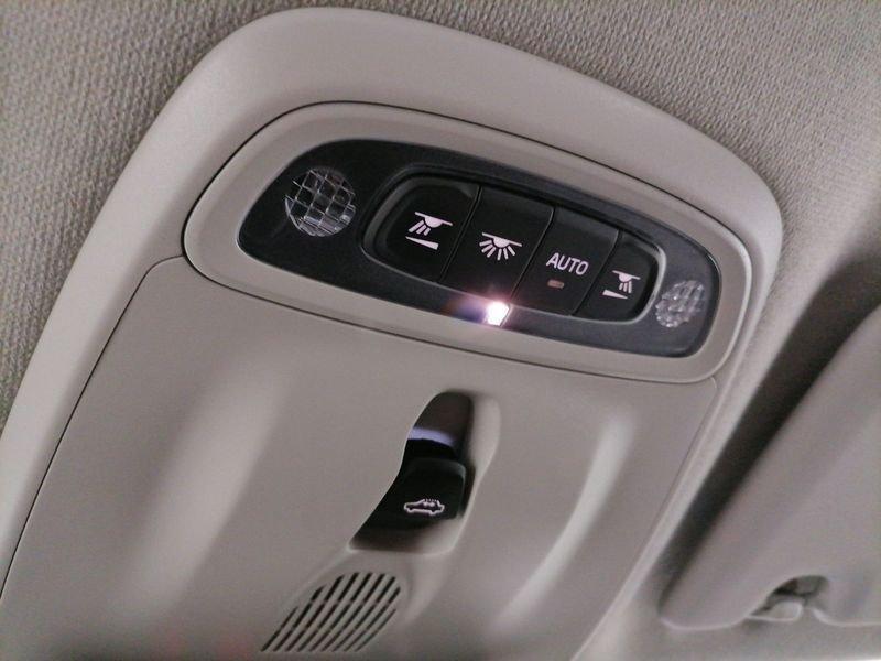 Volvo XC40 1.5 t3 Momentum 163cv my20