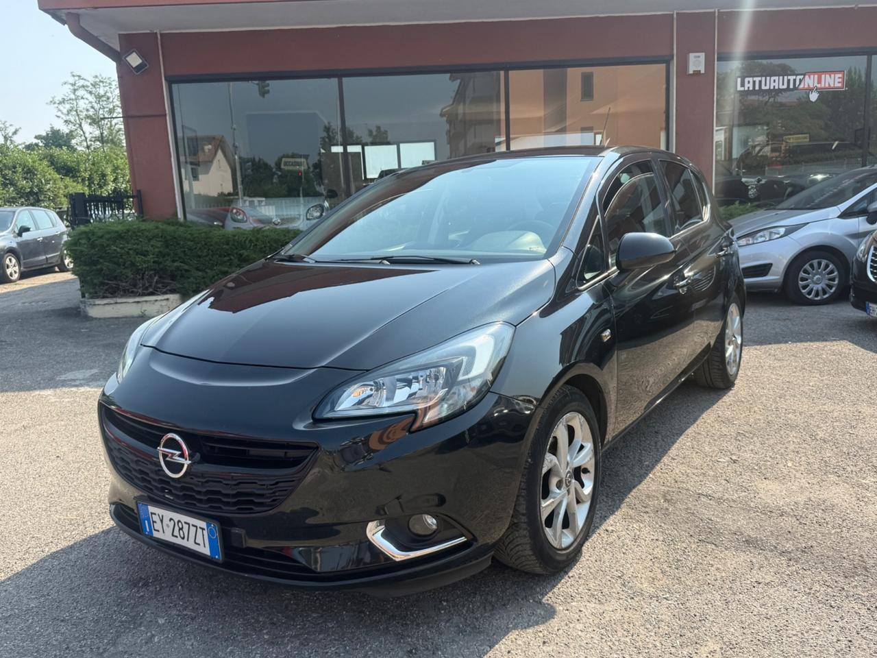 Opel Corsa 1.2 5 porte b-Color