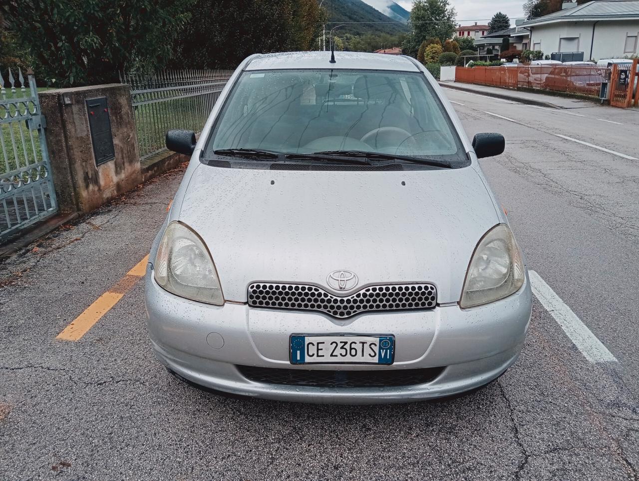 Toyota Yaris 1.0i 16V cat 3 porte Sol