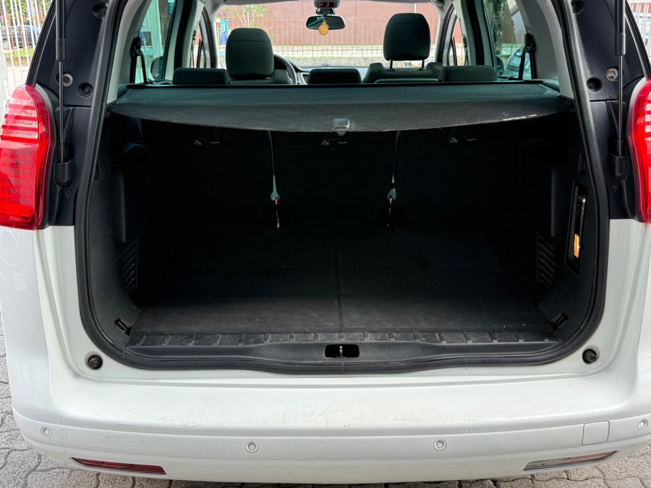 Peugeot 5008 Cielo Panorama 1.6 HDi 115CV Allure