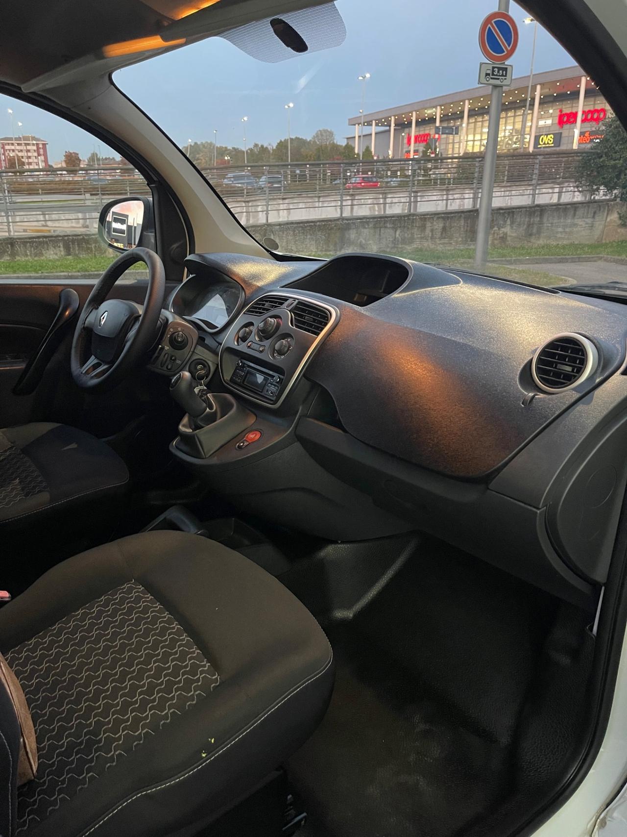 Renault Kangoo 1.5 dCi 90CV F.AP. S&S 4p. Express Maxi Combi Energy