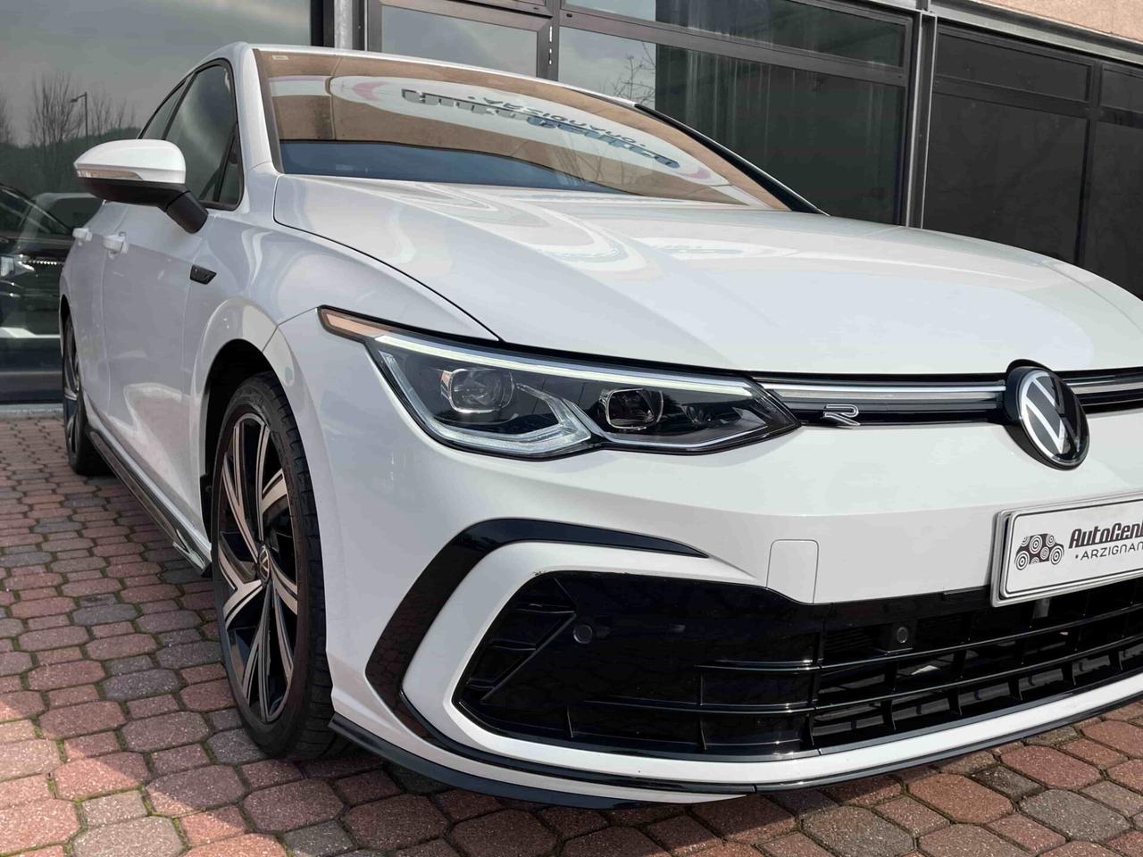 Volkswagen Golf 1.5 eTSI 130 CV EVO ACT DSG R-Line