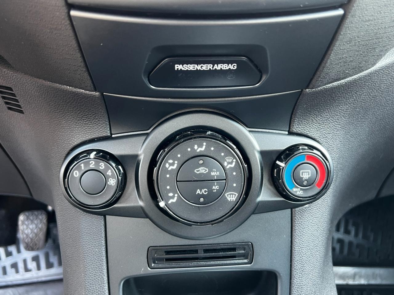 Ford Fiesta 1.5 TDCi 75CV 5 porte