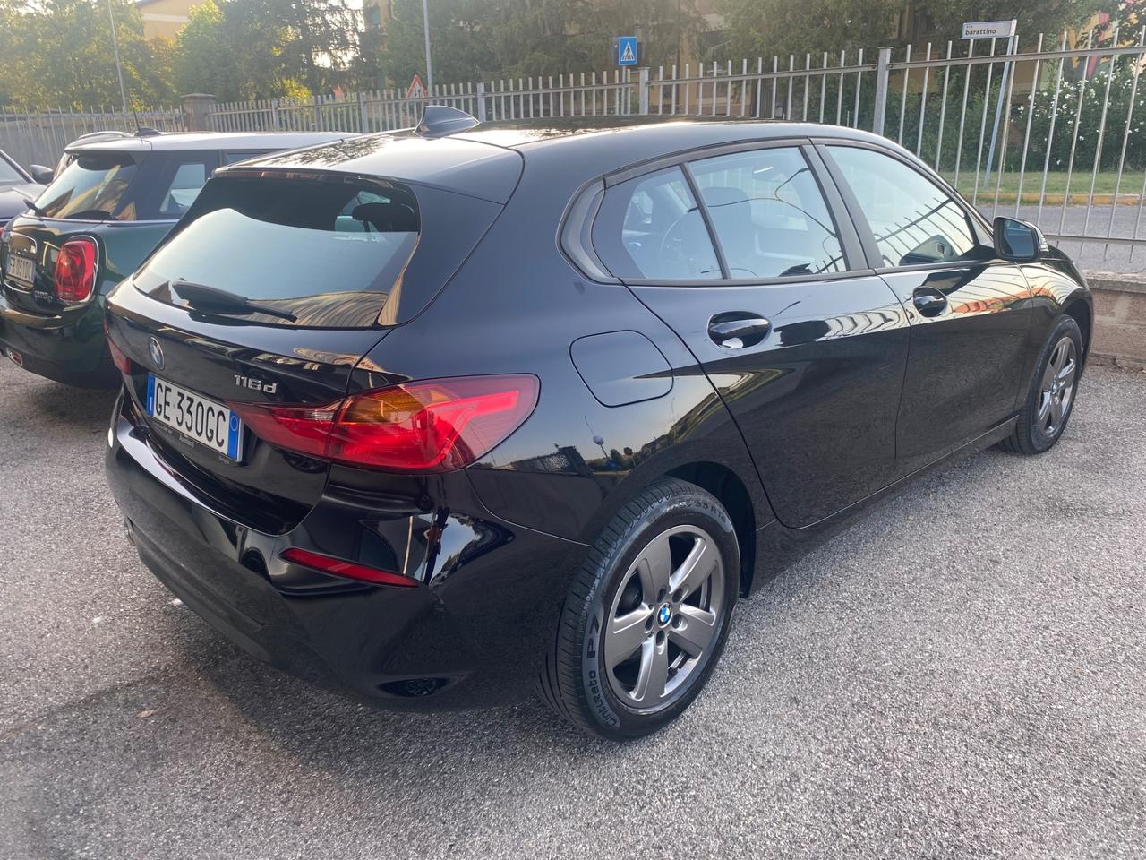 Bmw 116 116d 5p. Business Advantage