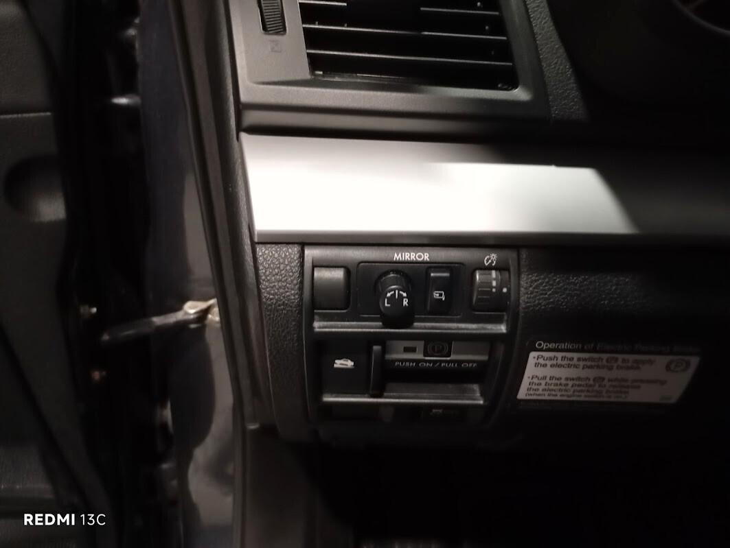 Subaru Legacy del 2013 GPL 2033 GANCIO TRAINO THULE