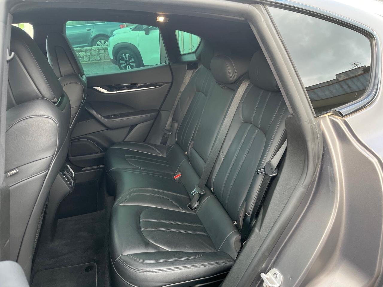 Maserati Levante 3.0 V6 DS 250cv GranSport Q4 auto Grigio Lava Opaco