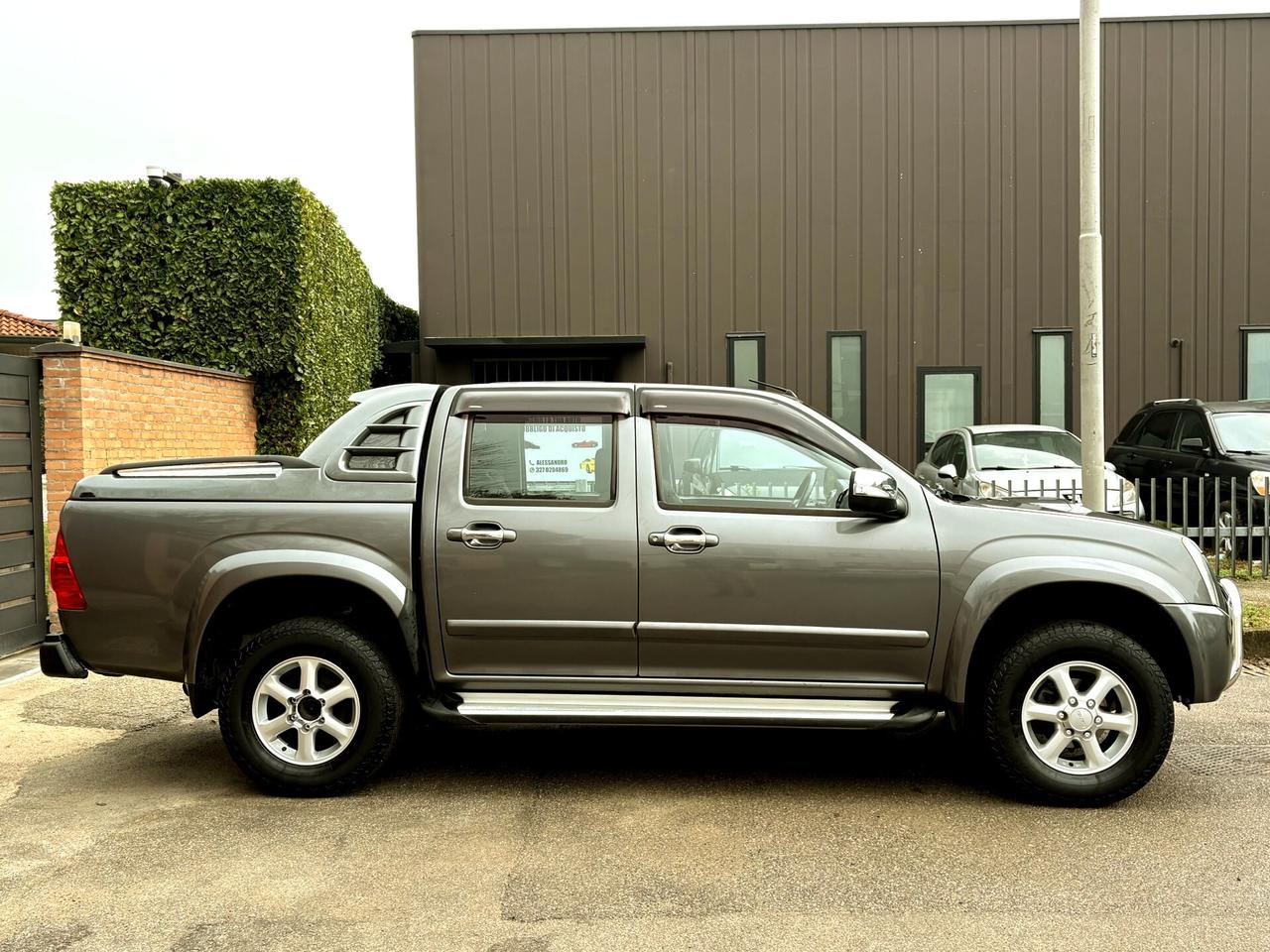 ISUZU D-MAX 3.0D 4x4 aut-D/Cabina-125000km -2010