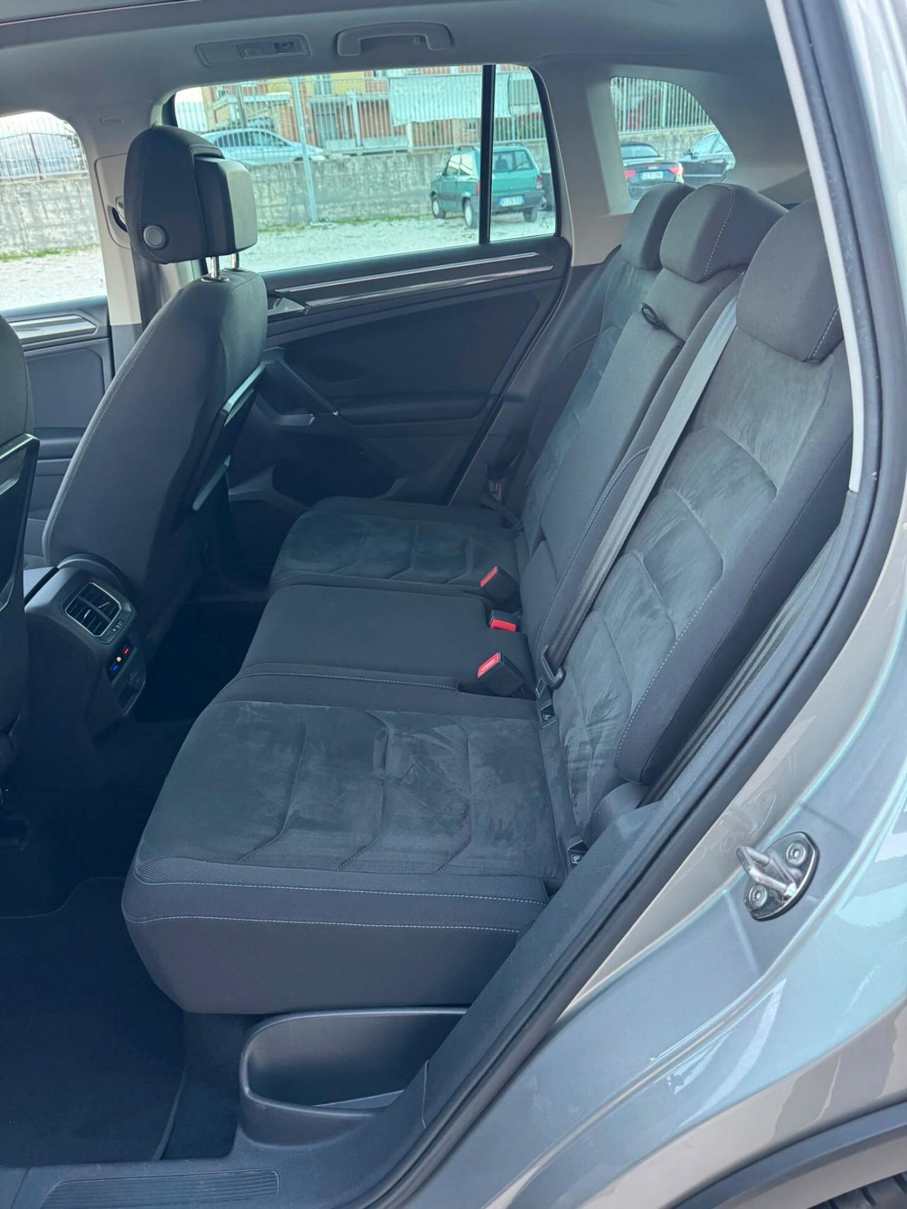 Volkswagen Tiguan 2.0 TDI SCR DSG 4MOTION Executive BMT