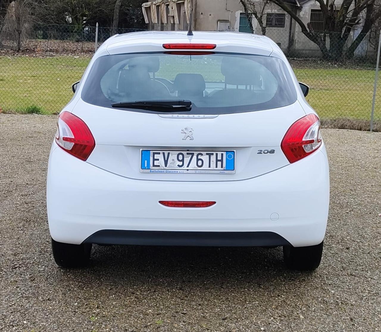 Peugeot 208 1.4 HDi 68 CV 5 porte Allure