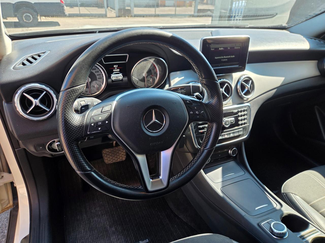 Mercedes-benz GLA 200 premium unico proprietario