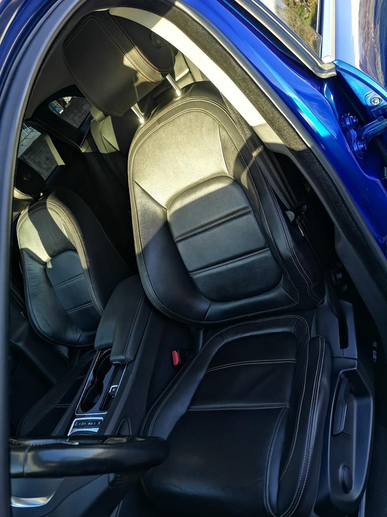 Jaguar F-Pace 2.0 D 163 CV Portfolio