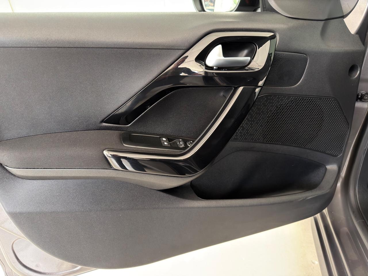 Peugeot 208 PureTech 82 5 porte Allure