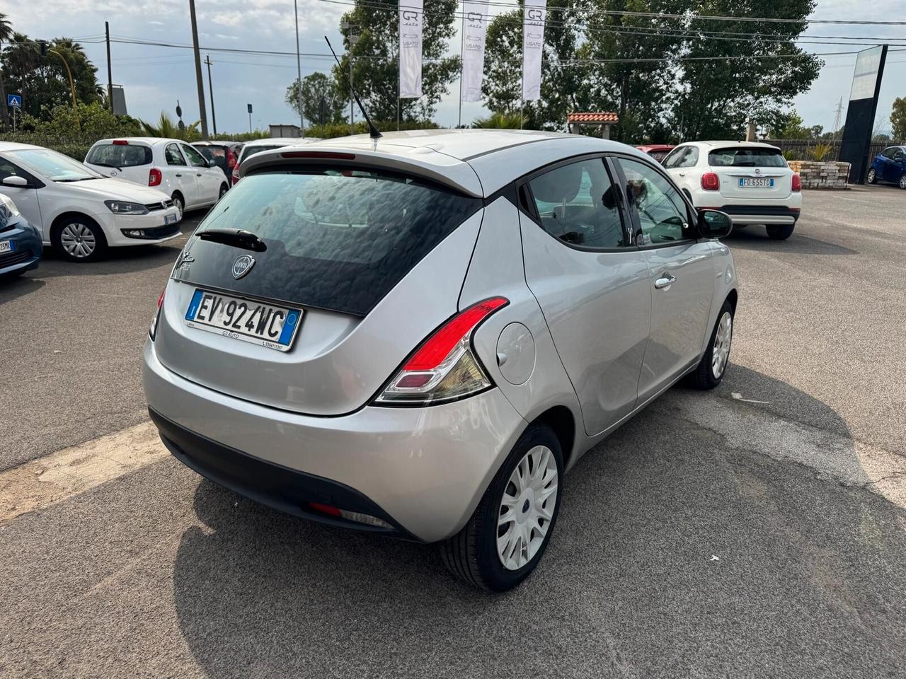 Lancia Ypsilon 1.2 GPL NEOPATENTATI 2014