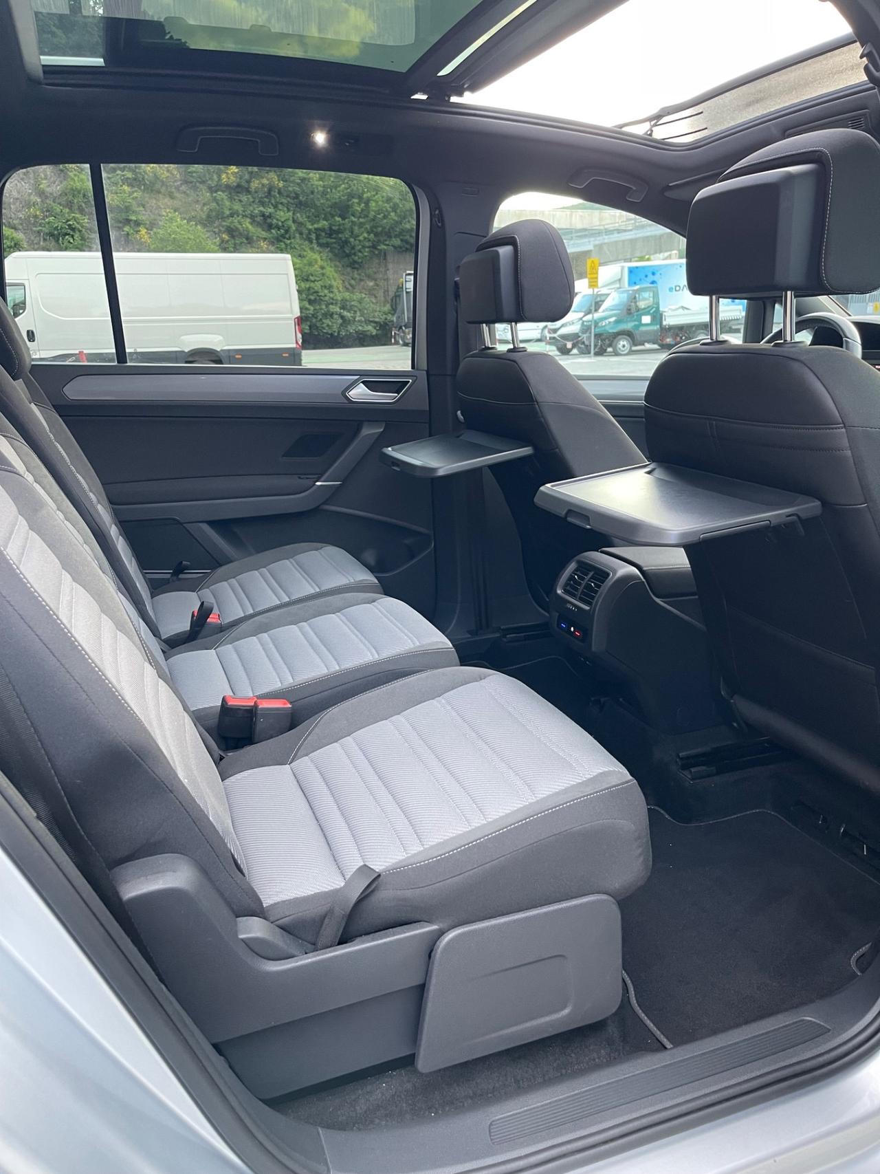Volkswagen Touran 2.0 TDI R-line 150 CV SCR DSG 7 POSTI