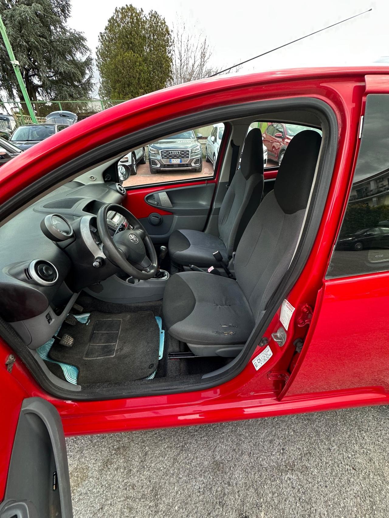 Toyota Aygo 1.0 12V VVT-i 5 porte Sol