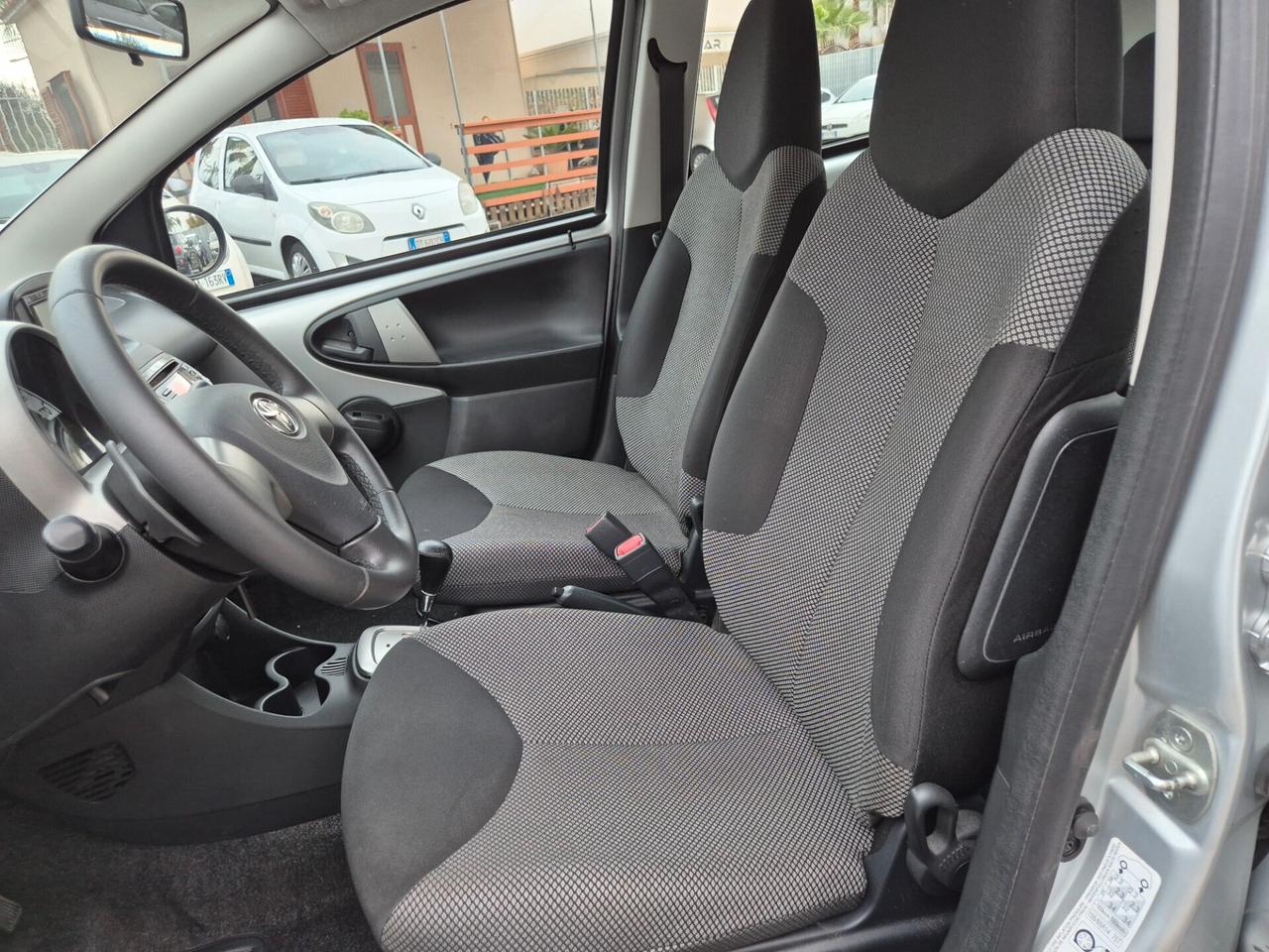 Toyota AYGO 1.0 VVT-i 5 porte AUTOMATICA RESTAYLIN NUOVA FULL