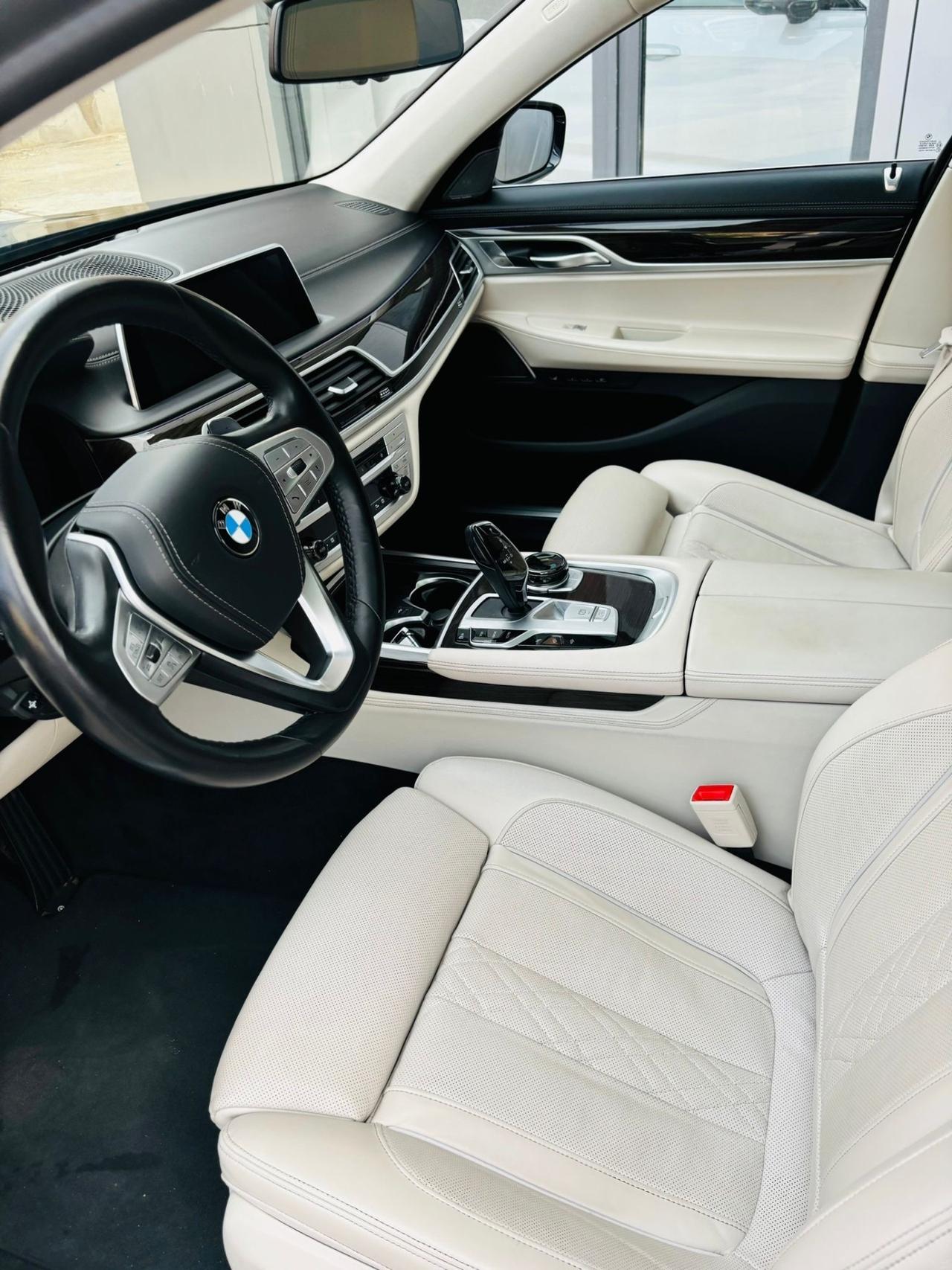 Bmw 750i xDrive - anno 2019 - iva esposta - prezzo €52.900