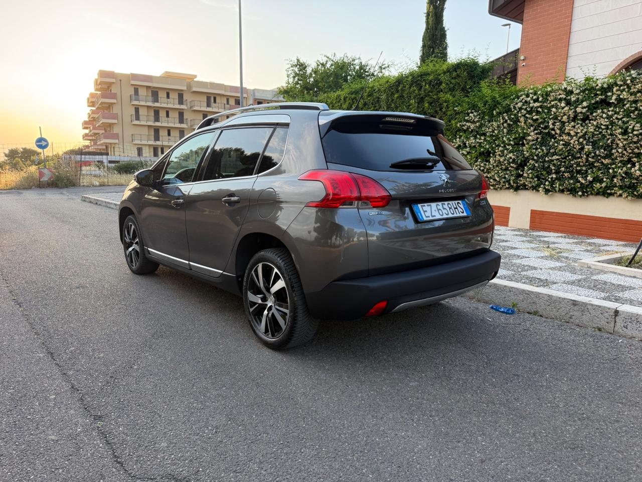 Peugeot 2008 BlueHDi 100 Allure
