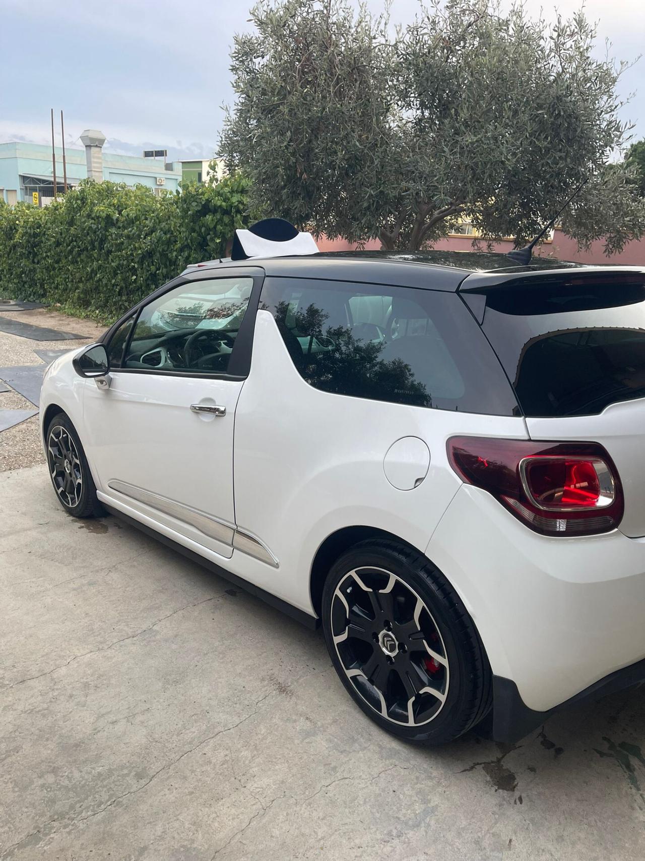 Ds DS3 3 1.6 E-HDI 115 ARDREAM JUST BLACK 84kw