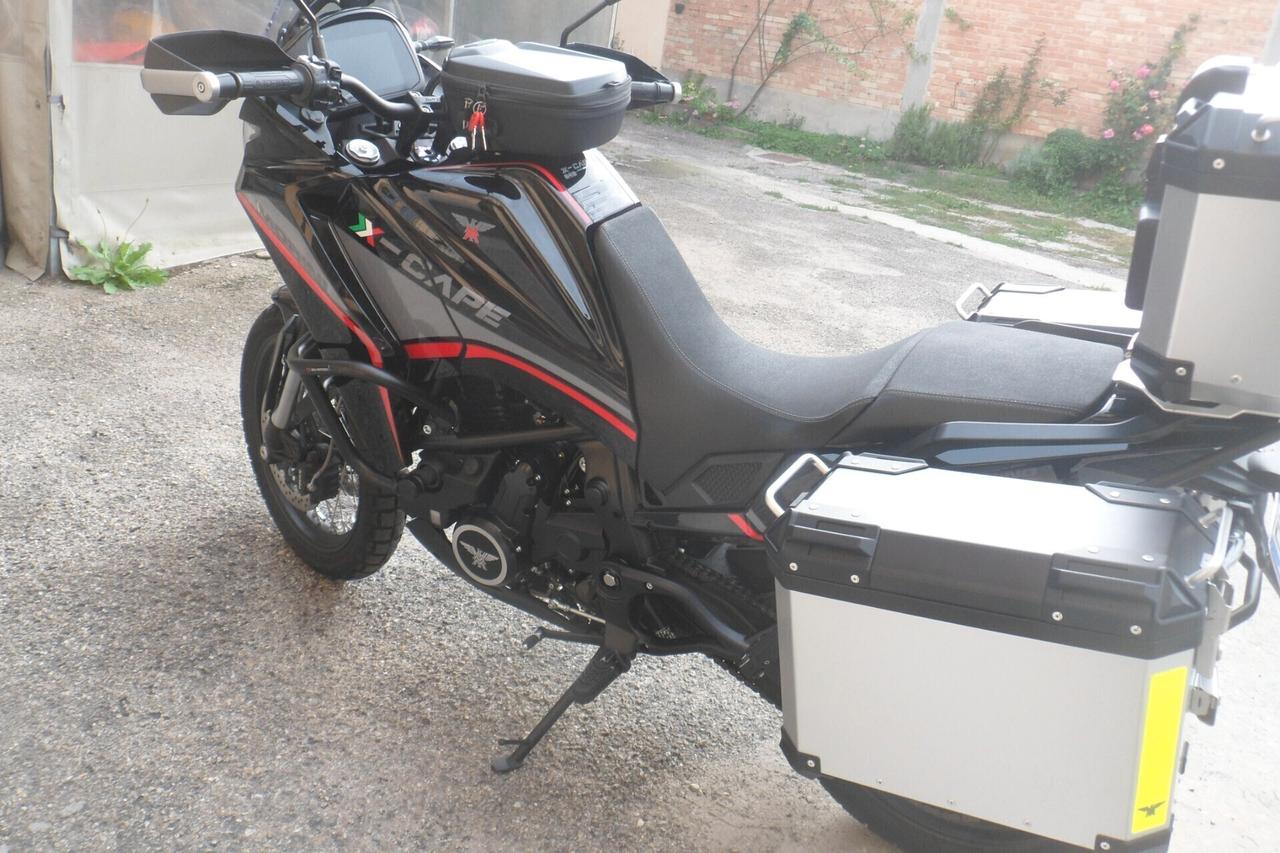 Moto Morini X-Cape 649 adventouring