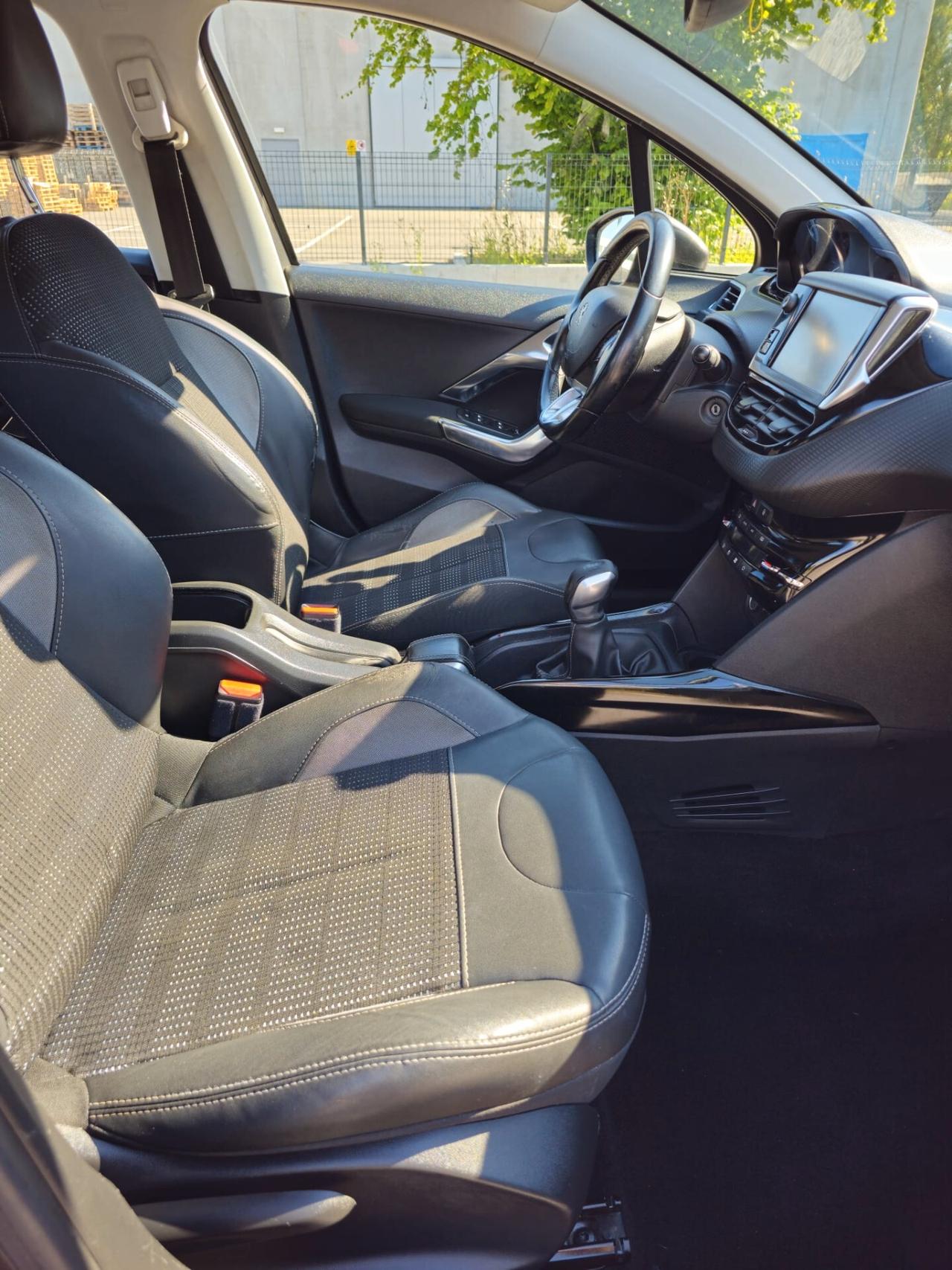 PEUGEOT 2008 1.2 BENZINA - KM CERTIFICATI