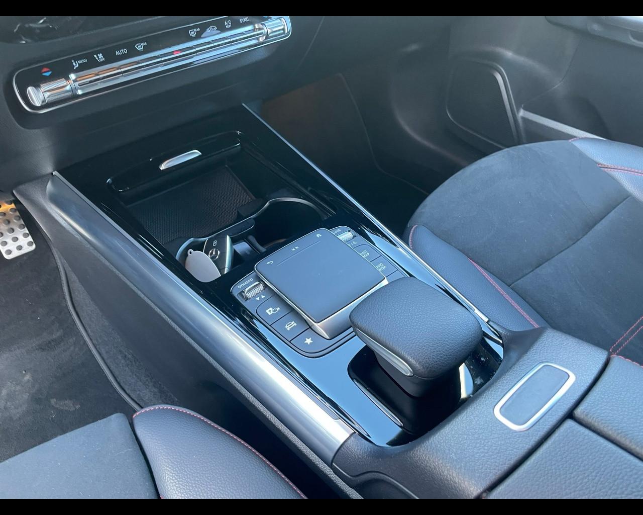 Mercedes-Benz GLA (H247) - GLA 200 d Automatic Premium