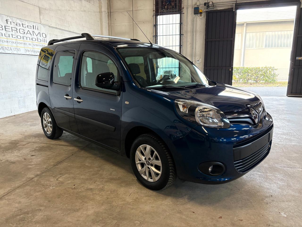 Renault Kangoo 1.5 blue dci 95Cv AUTOVETTURA SOLO 42.000KM