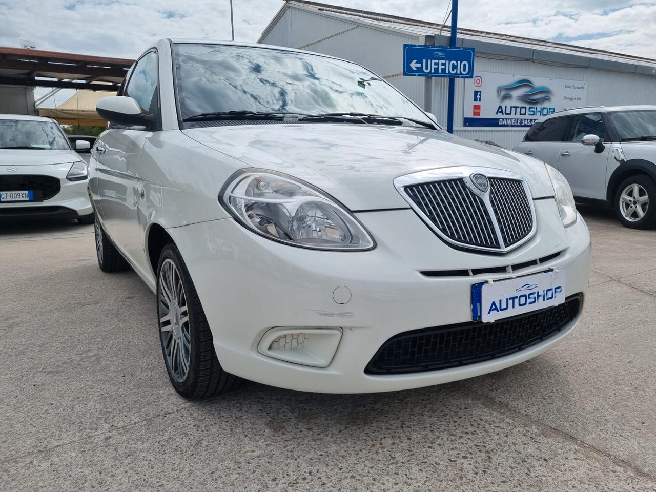 Lancia Ypsilon 1.2 Argento