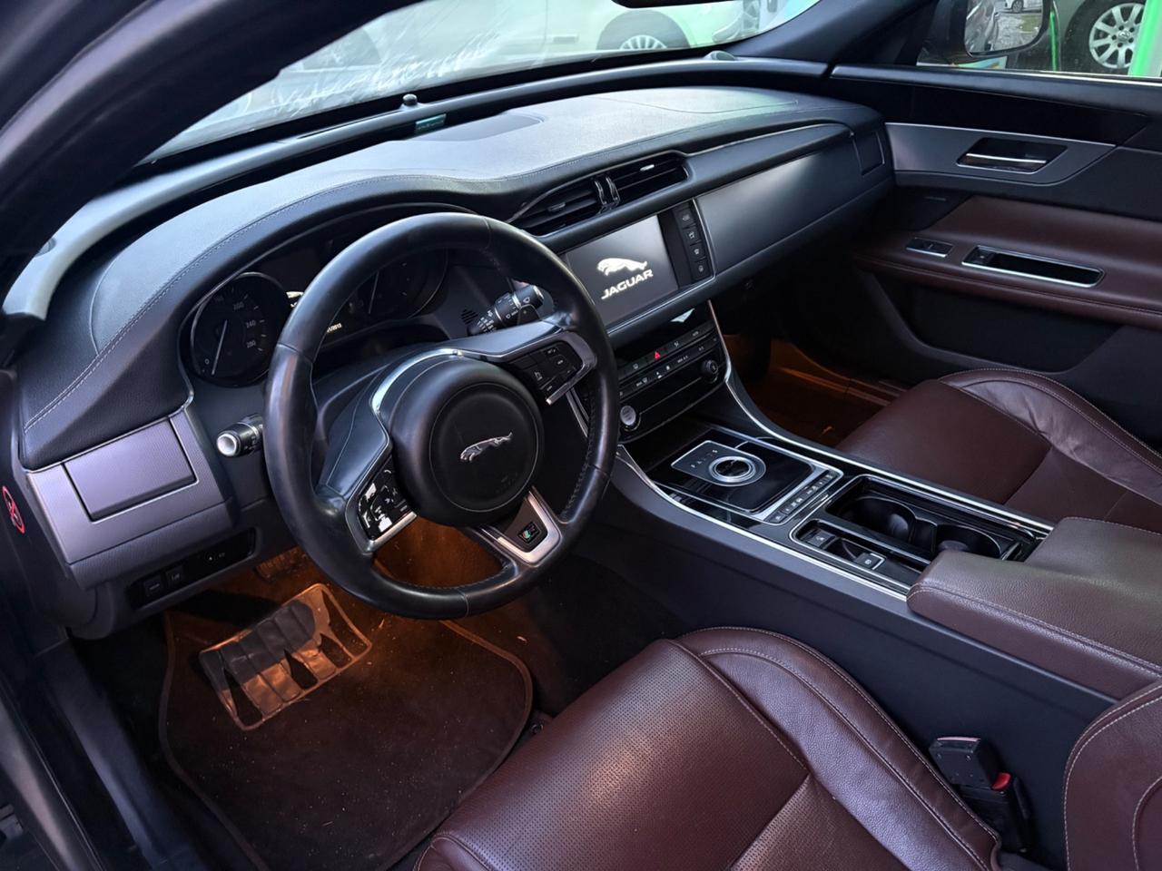 Jaguar XF 3.0 D V6 300 CV aut. R-Sport MOTORE KO