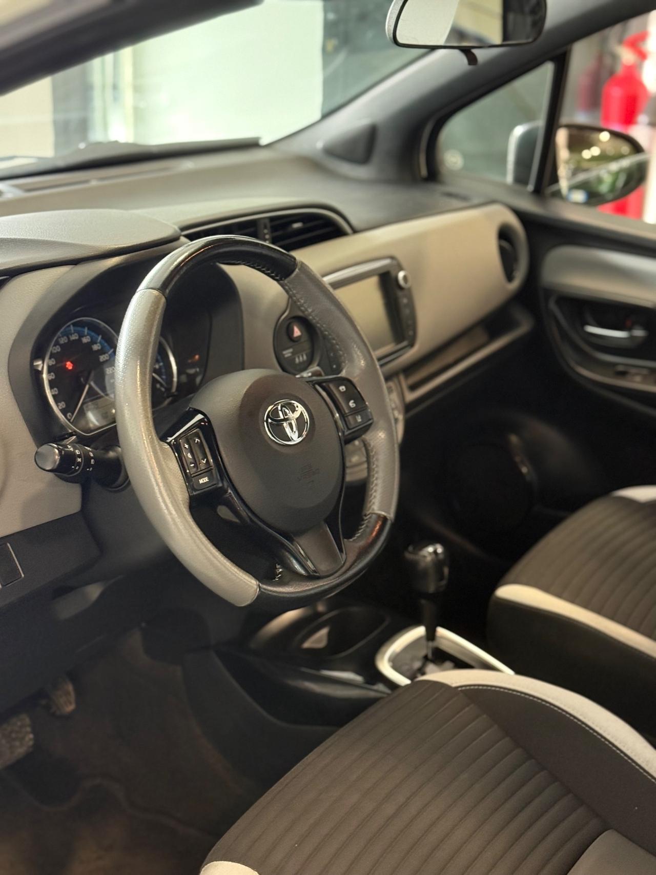 Toyota Yaris 1.5 Hybrid 5 porte Trend Platinum Edition