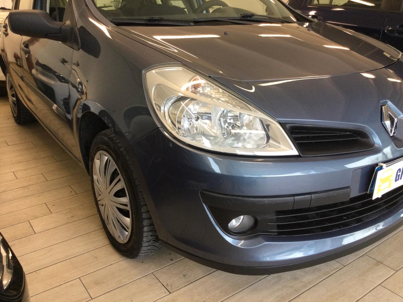 Renault Clio 1.2 16V 5 porte Natural Power