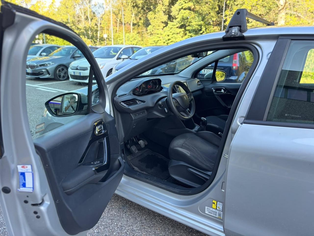Peugeot 208 1.4 HDi 68 CV 5 porte Allure