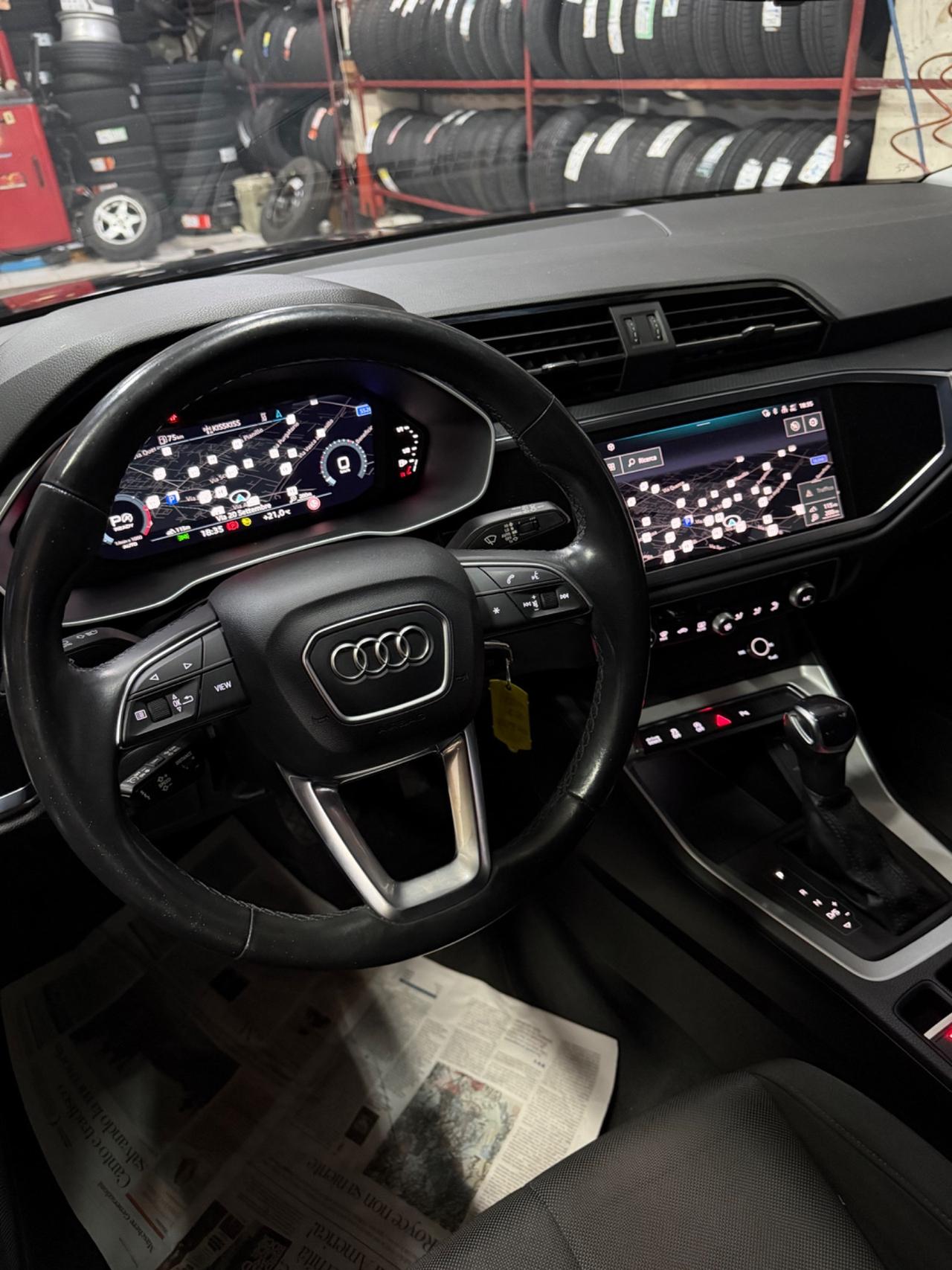Audi Q3 35 TDI S tronic Identity Black