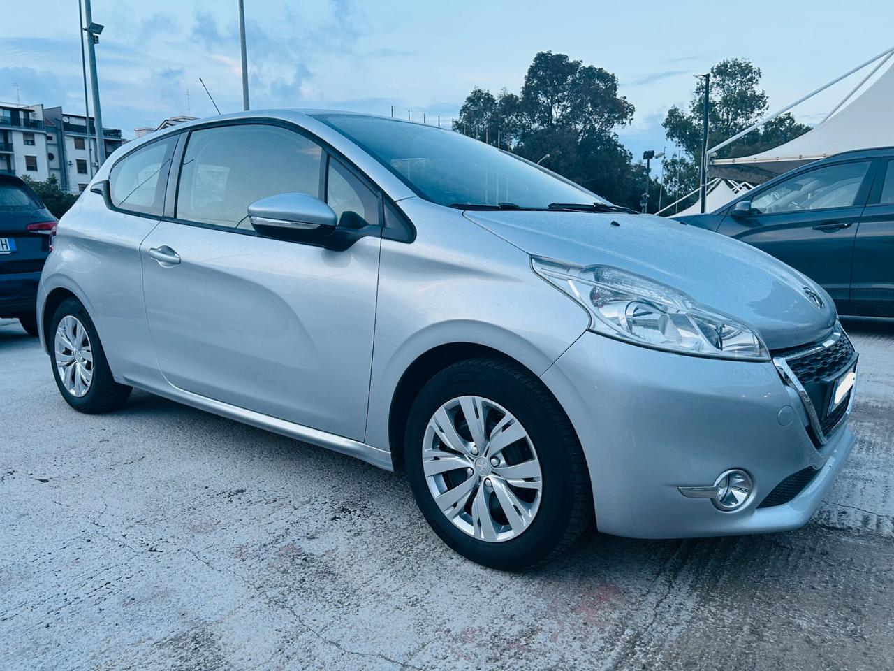Peugeot 208 1.2 VTi 82 CV 3 porte Allure